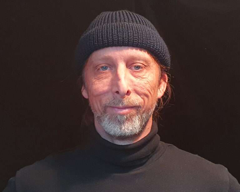 Lesung: KI oder Schwarm-Intelligenz/ Außergewöhnliche Lesung mit dem „Herrn der Stimmen“